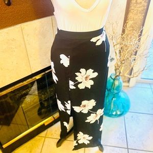 NWT Charlotte Russe Black Floral Maxi Skirt-Size L